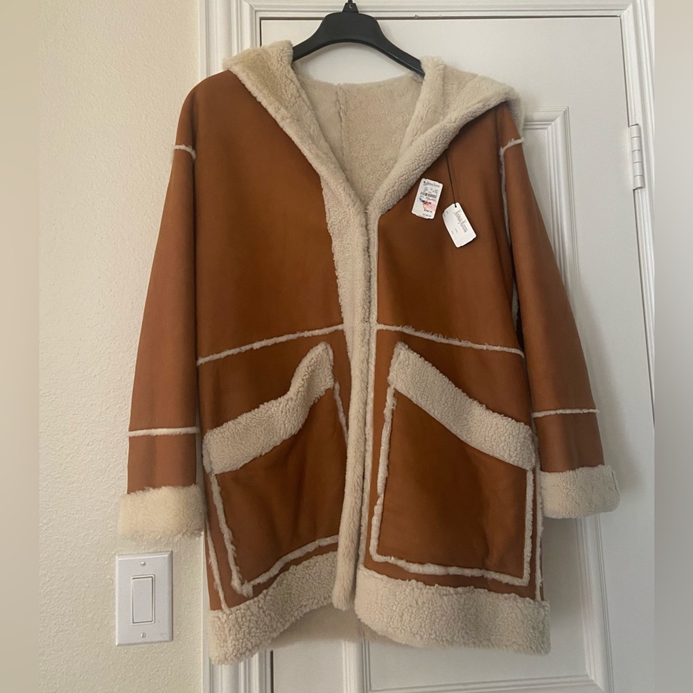 100% Spanish Sheep Coat NWT